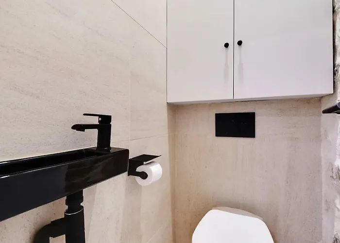 Les Halles - Grands Boulevards Stylish 2br - 6p Apartment *