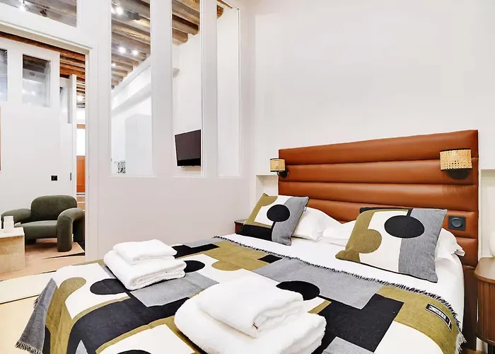 Apartment Les Halles - Grands Boulevards Stylish 2br - 6p *